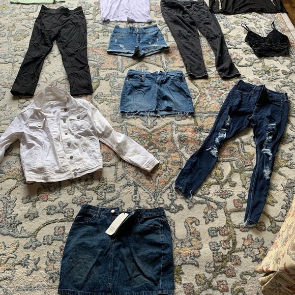 Women’s Clothing Lot - Size Small - Picture 3 of 16